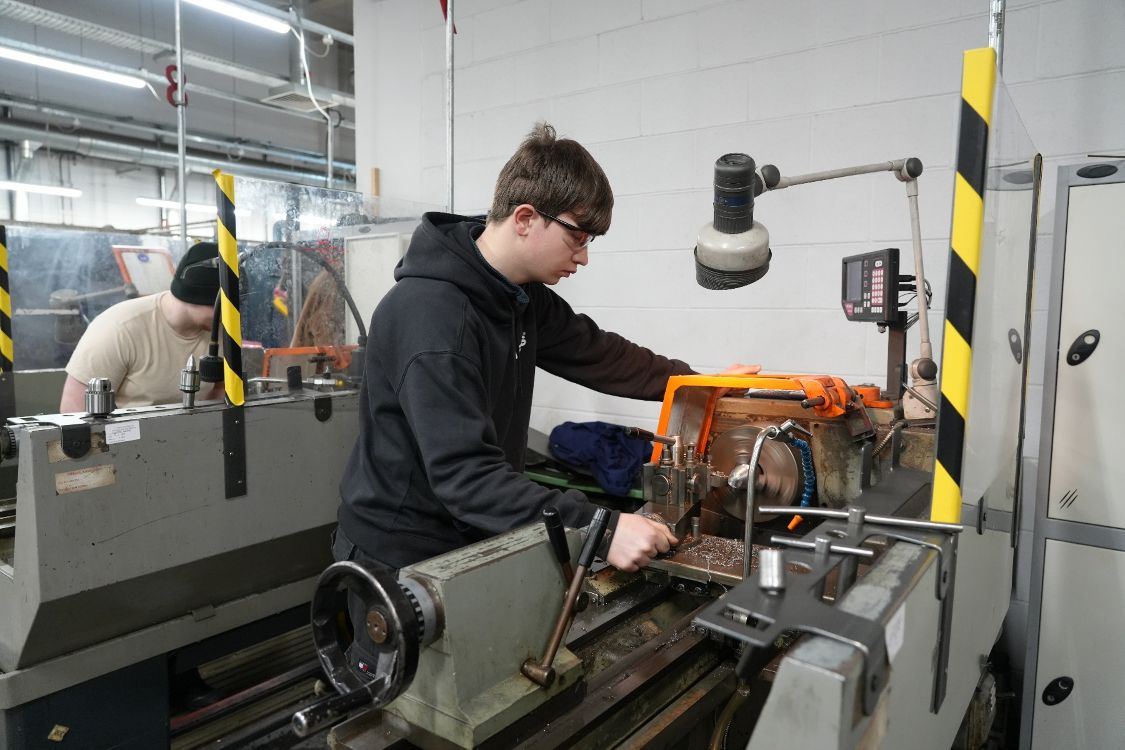 Apprentices in Competition