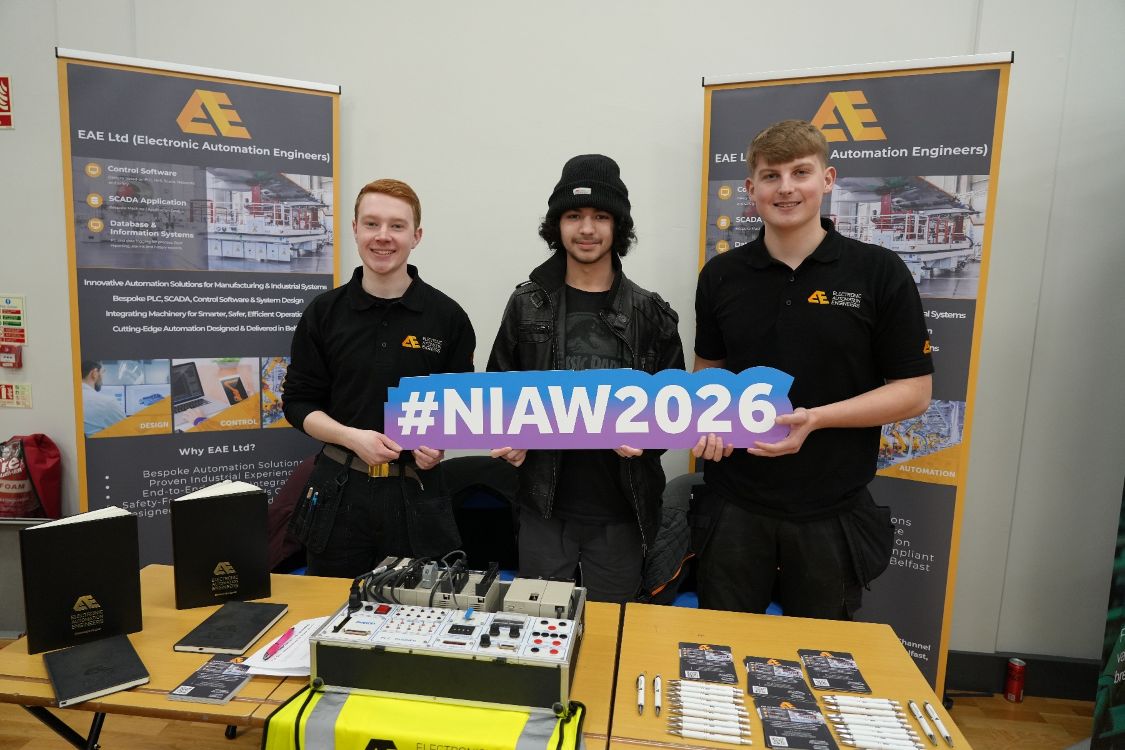 Picture of local employer with serc students 