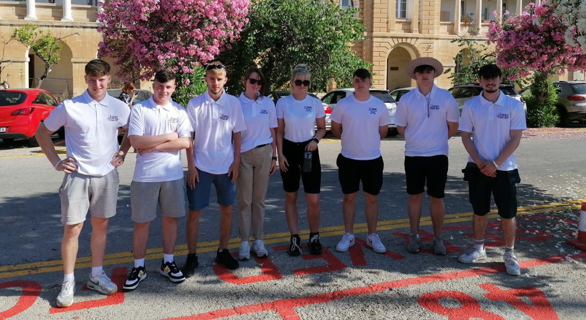 Picture of SERC staff and students on an Erasmus plus placement