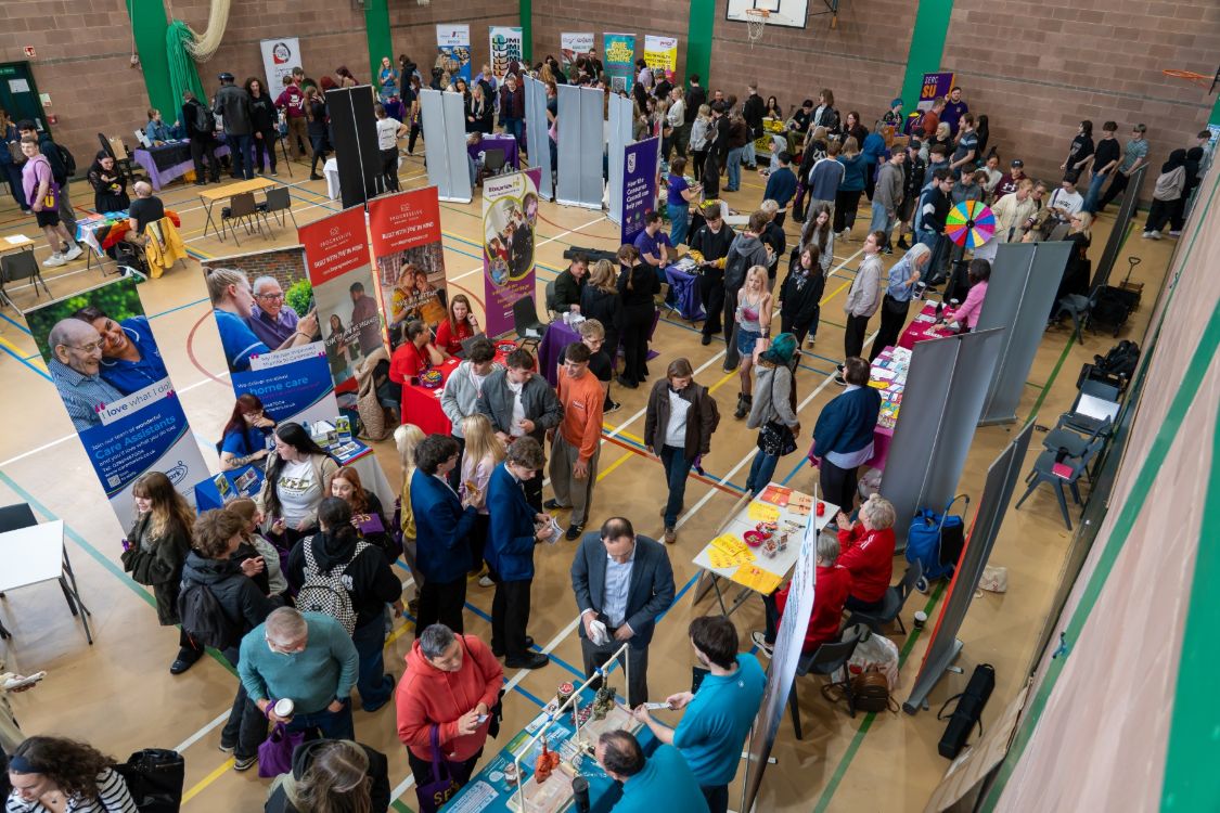 Crowds of students at SERC' Freshers' Fair in Bangor.