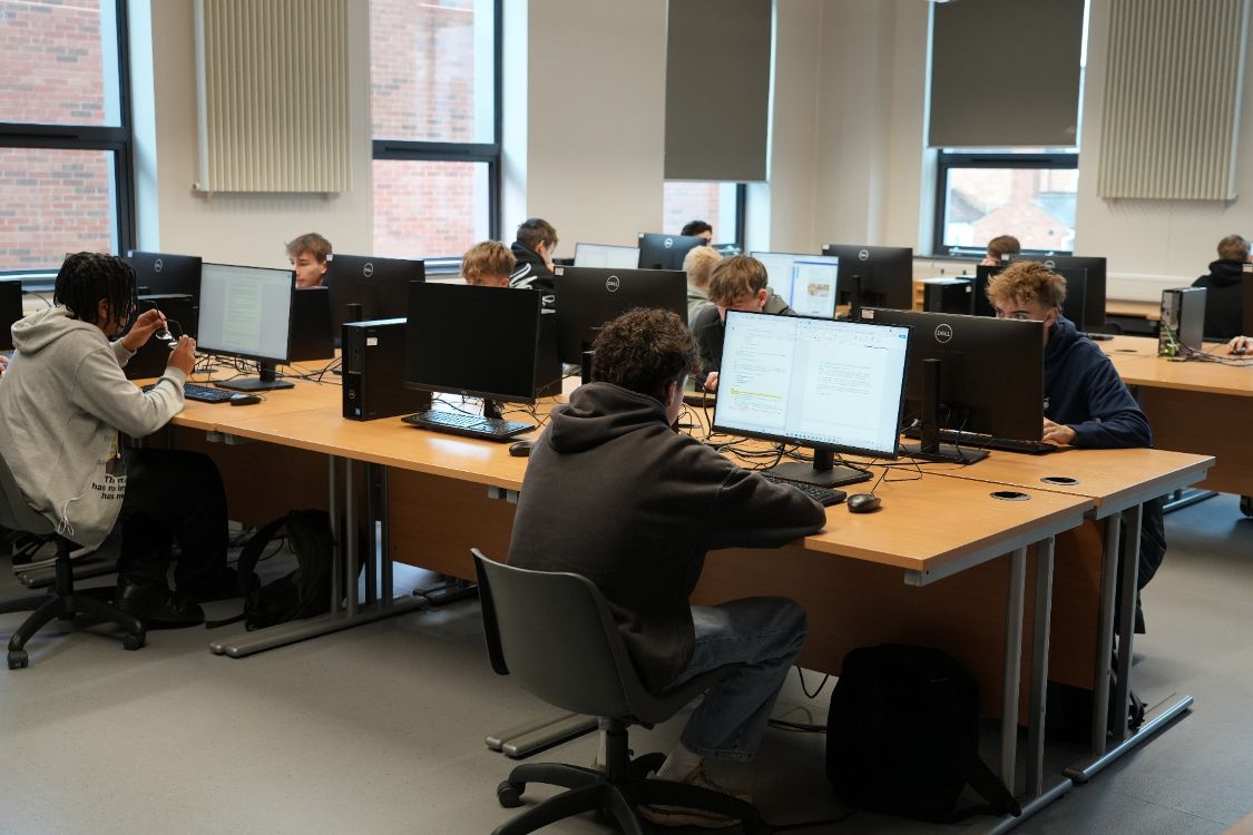 Construction & Built Environment students take part in online session with UU in classroom 