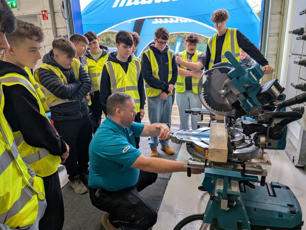 Picture of SERC students at Makita's Dublin facility