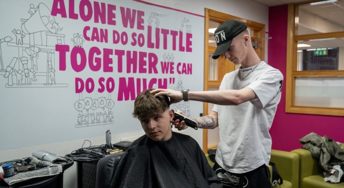 Picture of Bangor students at the SERC Bangor Spring Market