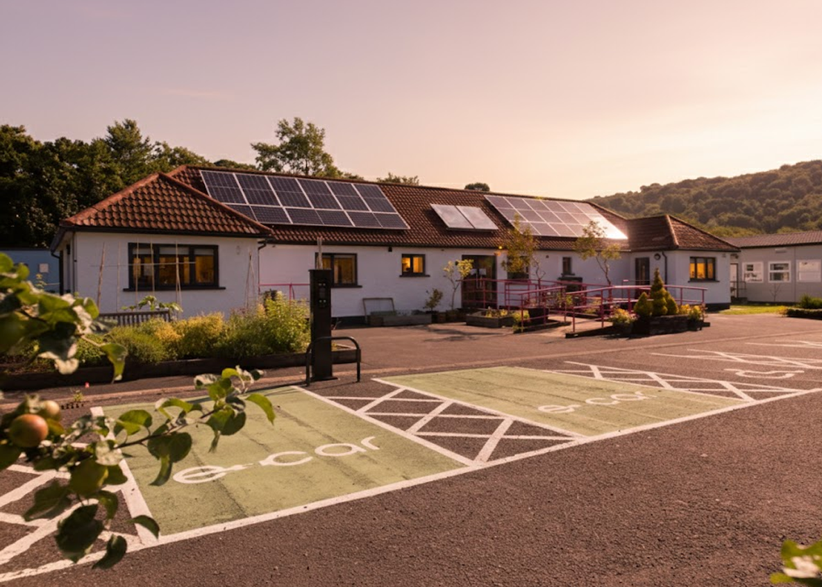 Front of Holywood Campus