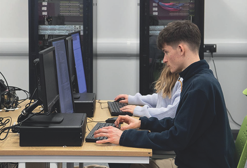 Photo of a /img/subject-areas/overview/Computing.png student