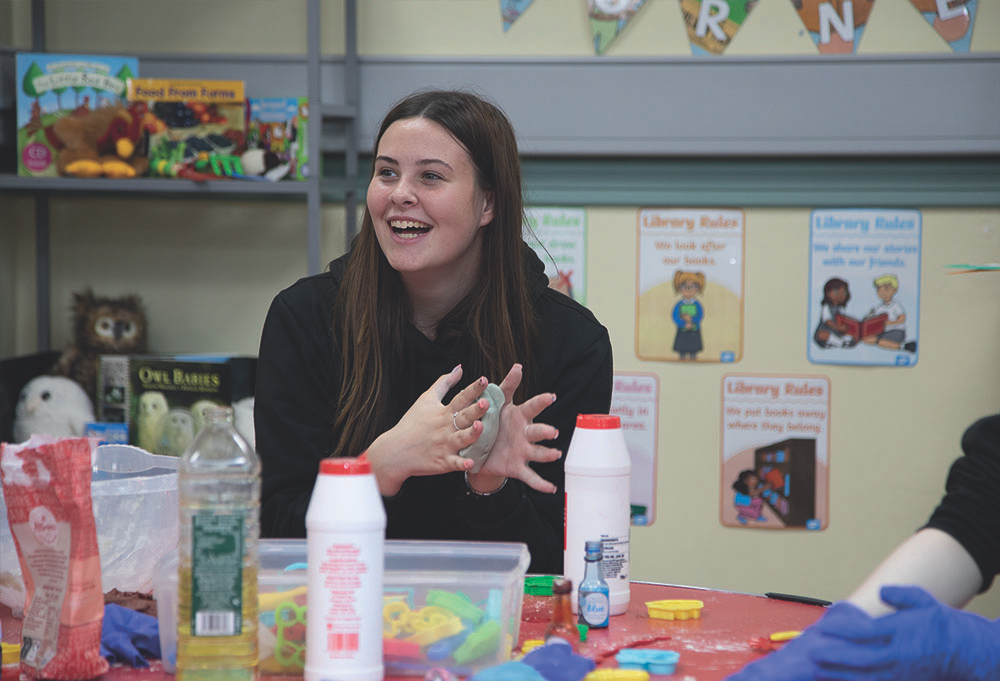 Photo of a /img/subject-areas/overview/Early.png student