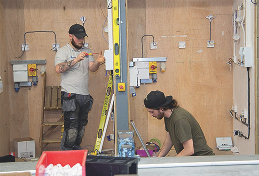 Photo of a /img/subject-areas/overview/Electrical.png student