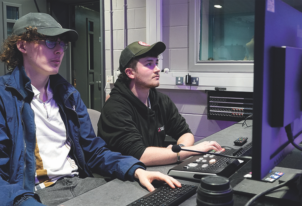 Photo of a /img/subject-areas/overview/Media.png student